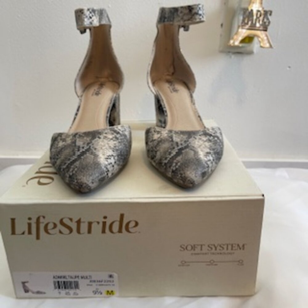 LifeStride Taupe Multi Snake Pumps 9.5M